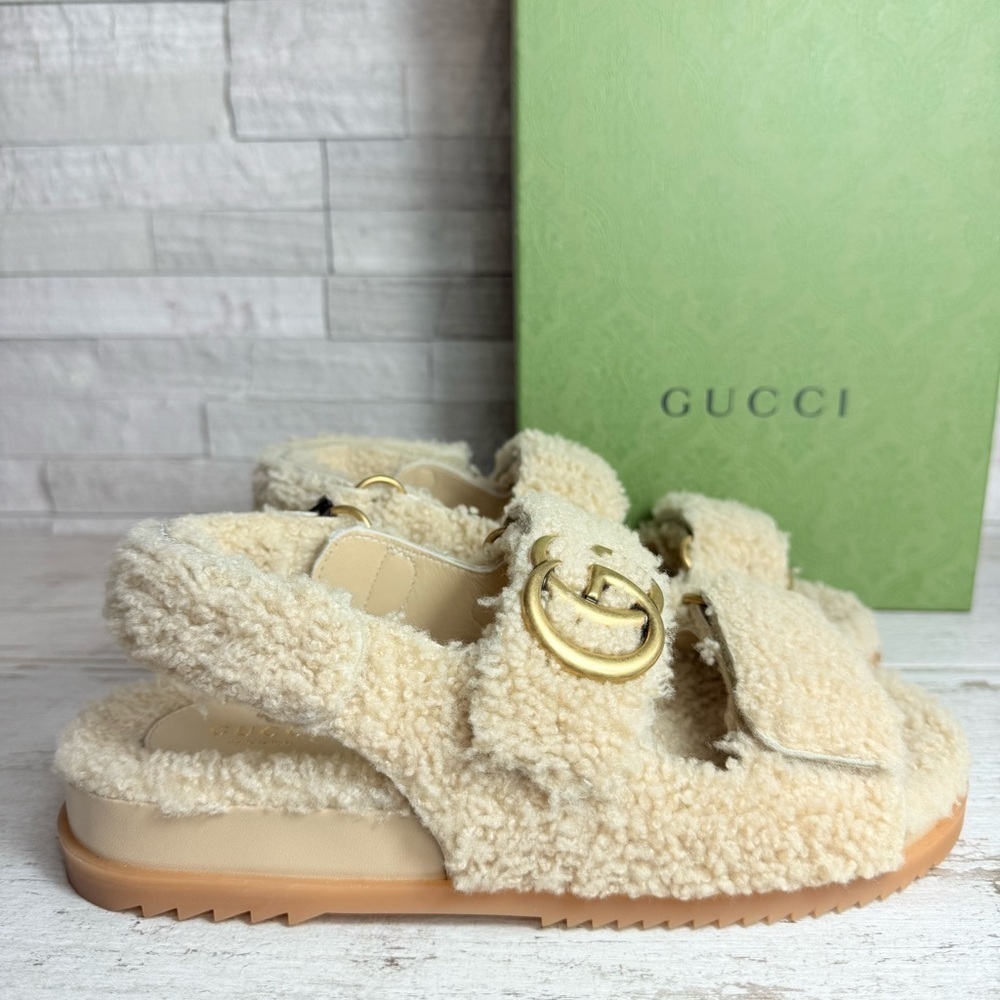 Gucci Women’s 38.5 Merino Wool Shearling GG Marmont Dad Sandals Buterscotch NEW - Picture 3 of 16